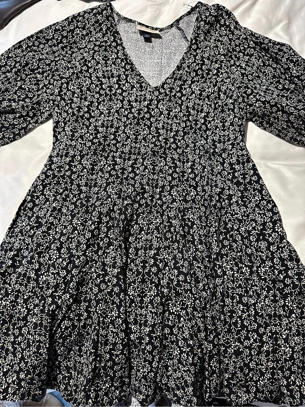 Universal Threads Floral Mini Dress in Black & White Size XS